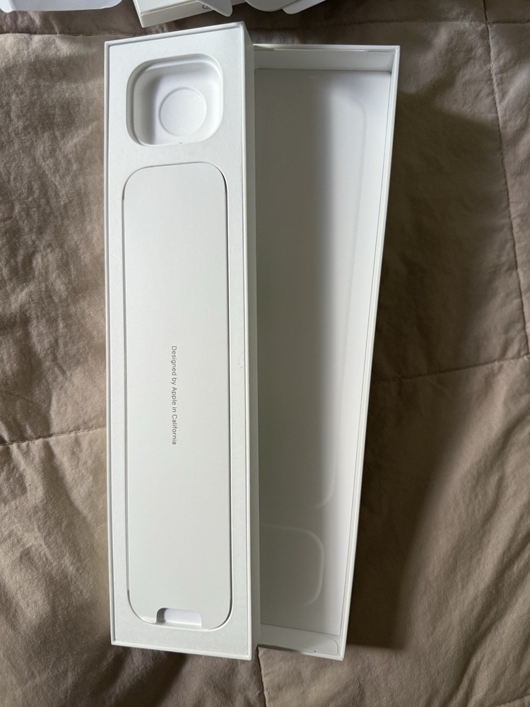 Apple iWatch SE Box Only