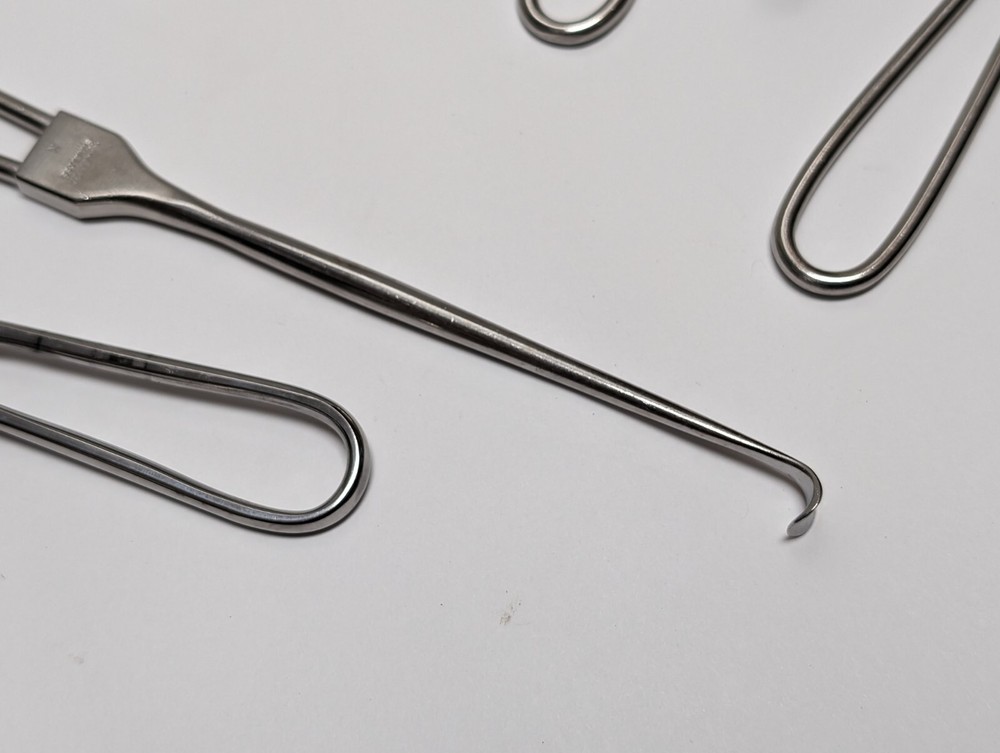 11 pcs. Assorted Retractor (USED).