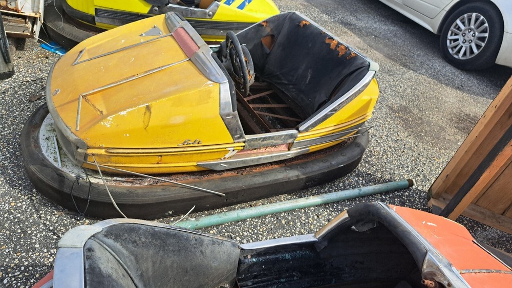 bumper cars amusement