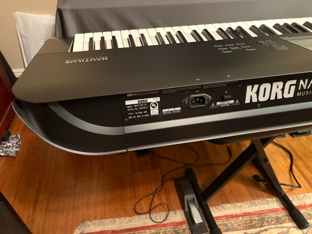 Korg NAUTILUS73 73-key Performance Synth/ Workstation Mint Condition