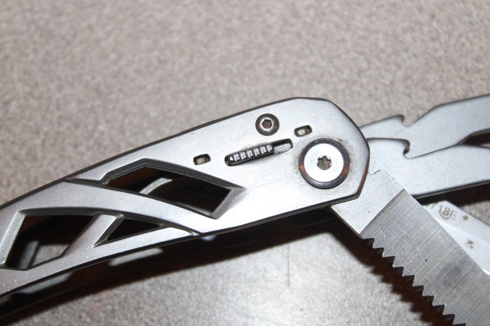 Gerber Suspension-NXT Multi-Tool 12 Tools 2 LOCKBACK BLADES 8970718E