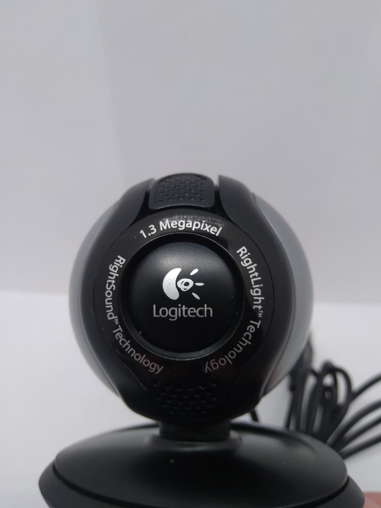 Logitech 1.3 Megapixel Webcam "Plug-and-play" Setup