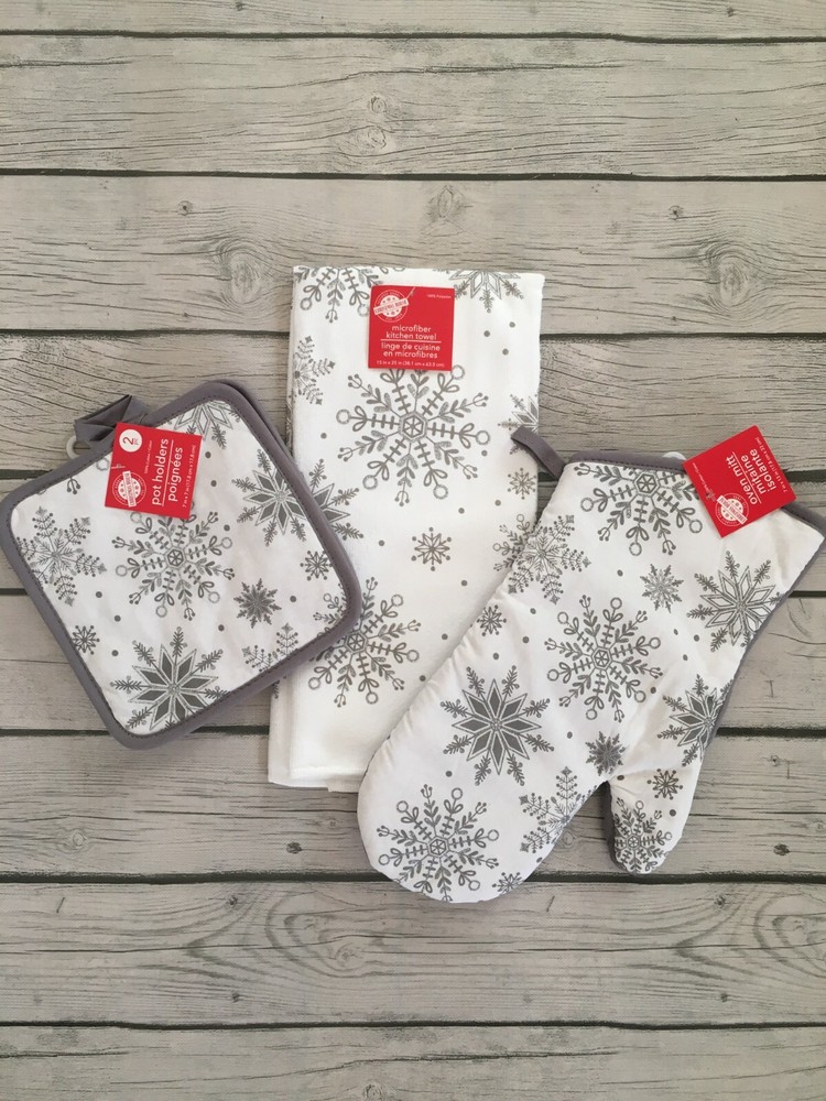 Silver Snowflake Kitchen Linen set