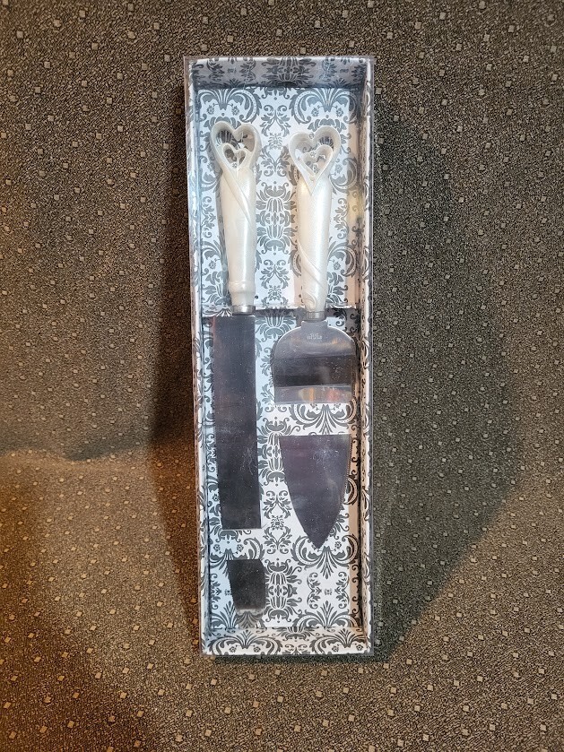 Wedding cake knife server unused in box
