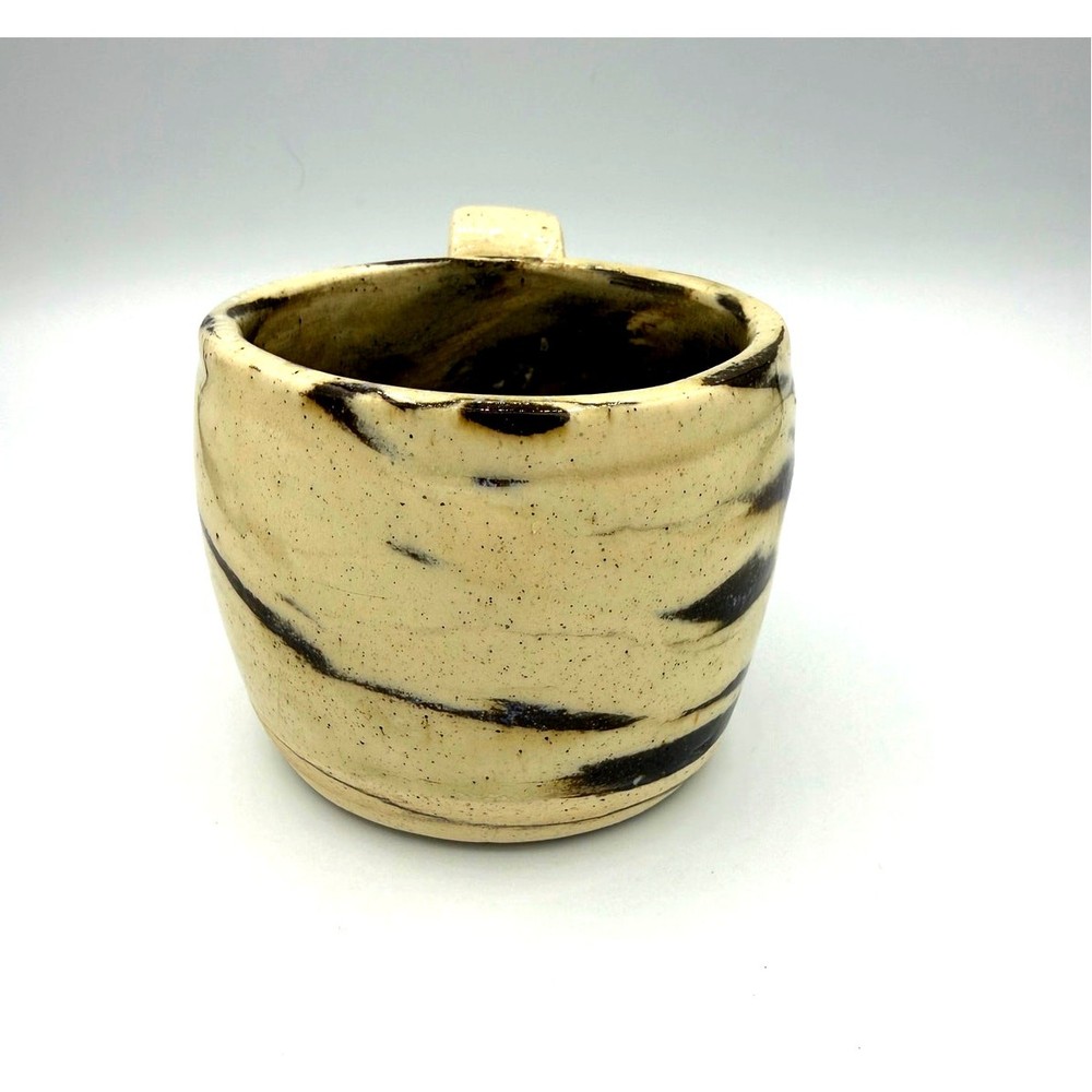☕ Handmade Studio Pottery Mug – Wheel-Thrown Ceramic - Signed KA