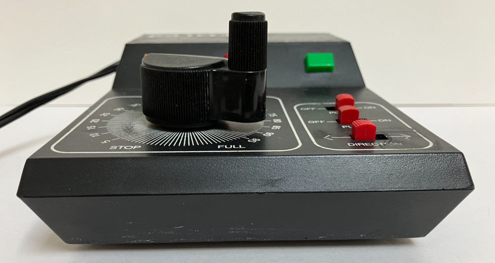 MRC TECH II RAILMASTER 2400 POWER PACK #2 TESTED FINE