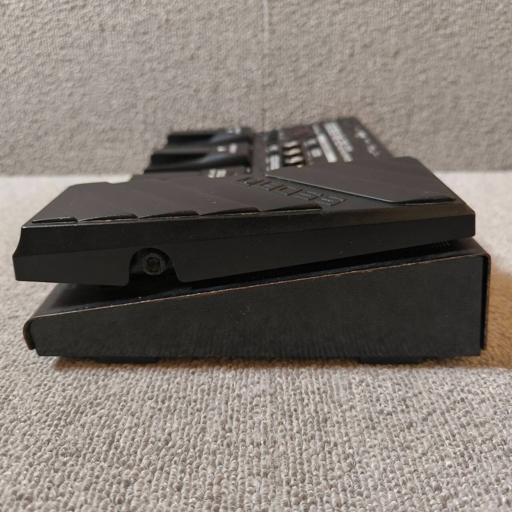 BOSS ME-25 Guitar Multiple Effects Pedal Multi-Effector W/ Power Cord JP