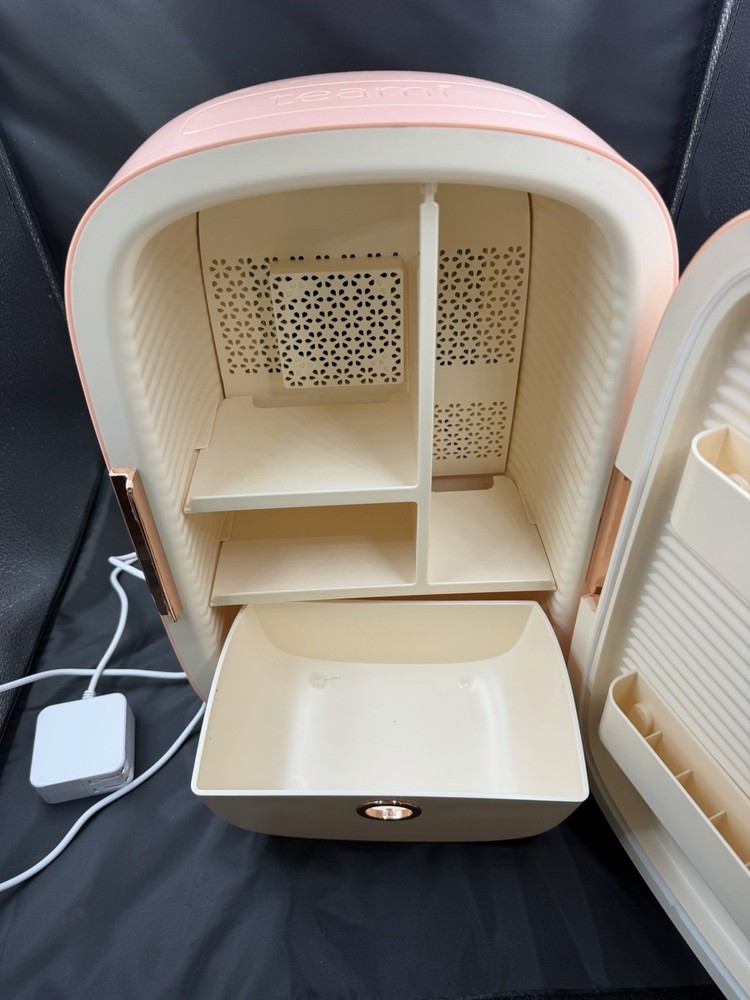 Teami Luxe Mini Beauty Refrigerator