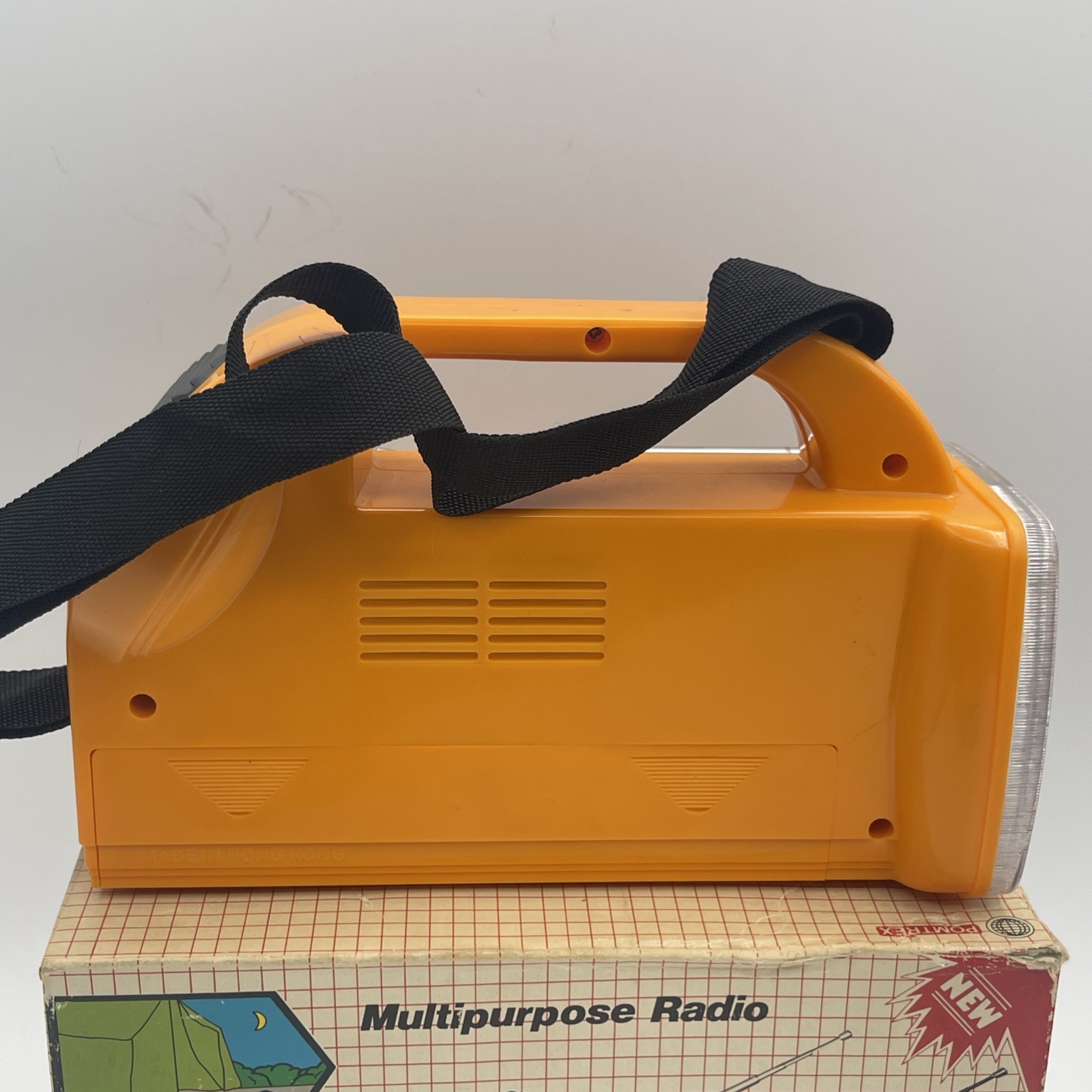 Vintage Pomtrex Multipurpose Radio Flashlight AM/FM Yellow 100-00526 Hong Kong