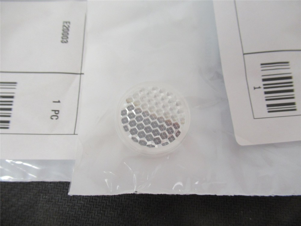 248757 New-No Box; IFM E20003 Lot-2 Reflector Sensor