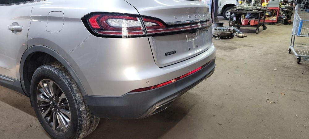 19 Lincoln Nautilus Camera Projector