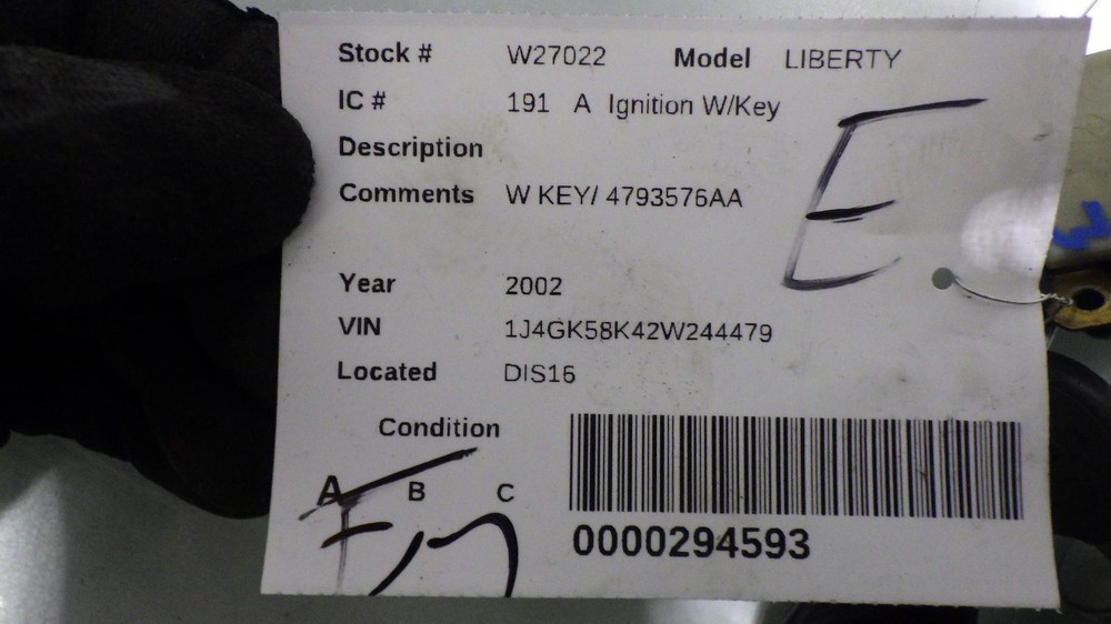 02 JEEP LIBERTY Ignition W/Key