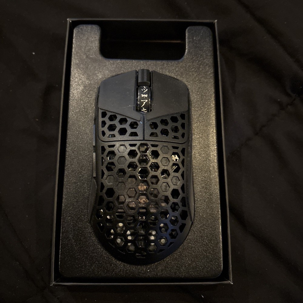 AKITSU Medium Black Gaming Mouse Wireless Carbon Fiber Composite