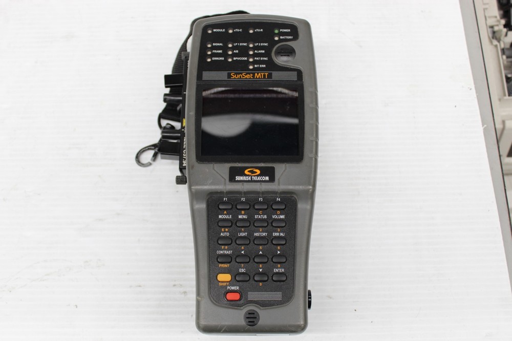 Sunrise Telecom SunSet MTT SSMTT-45 Basic Color Handheld Test Set w/accessor Bag