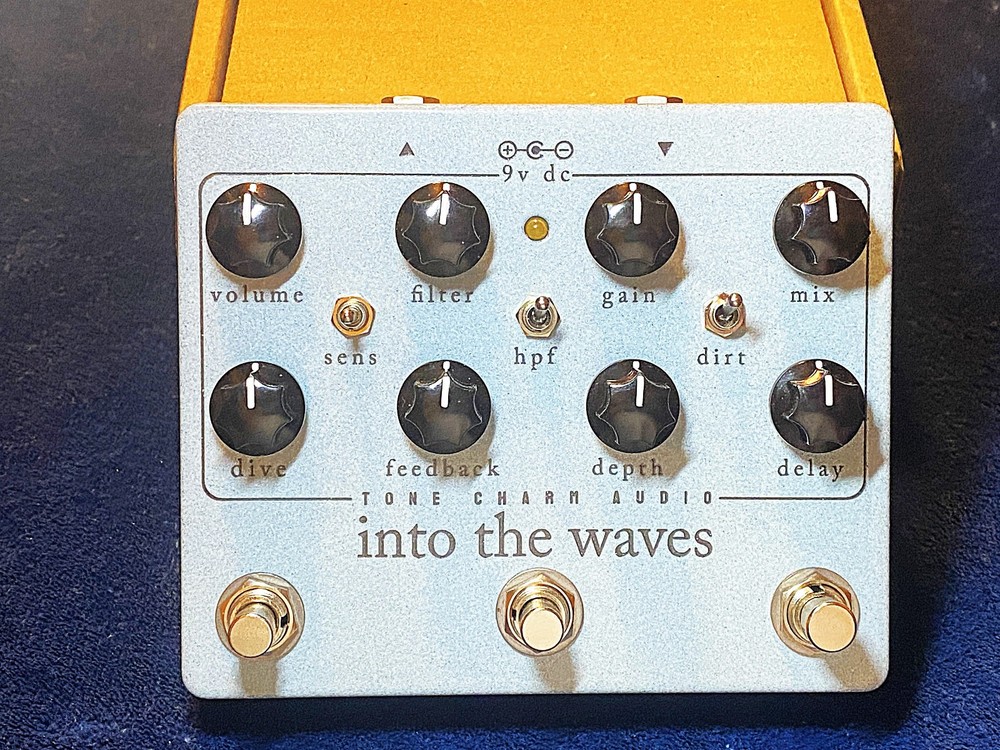 Tone Charm Audio Into The Waves - Delay, Distortion, Modulation - Guitar Effects