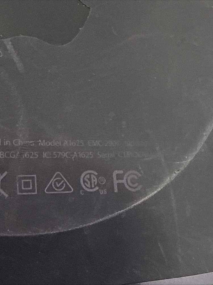 Apple TV Model A1625 with Remote/Read