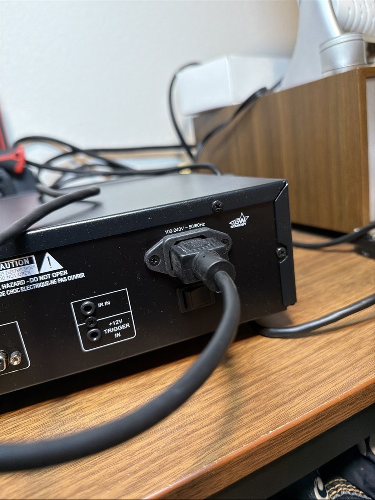 NAD C427 Stereo Tuner - Black