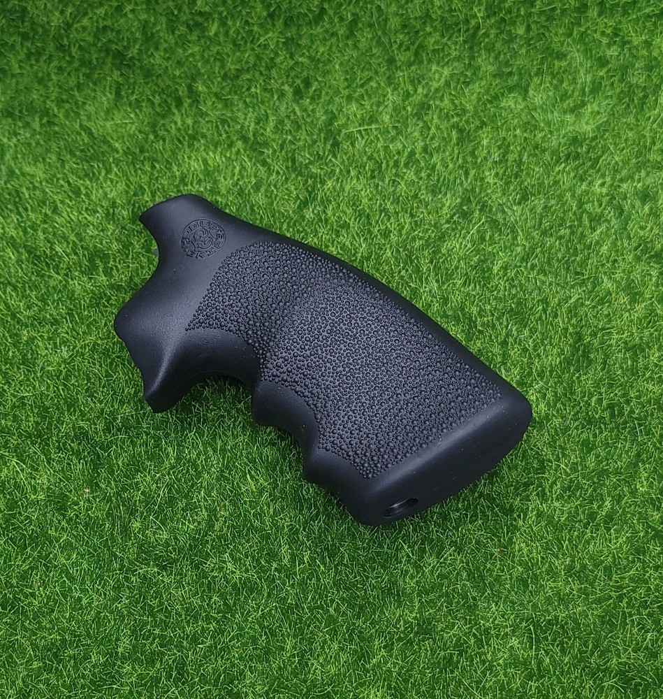 Hogue OverMolded Rubber Monogrip w/ Finger Grooves For Colt Python - 46000