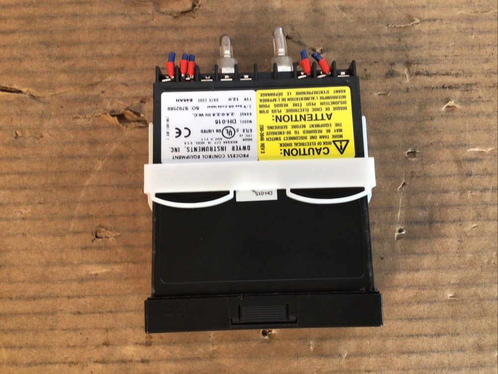 DWYER DH-015 Pressure Controller