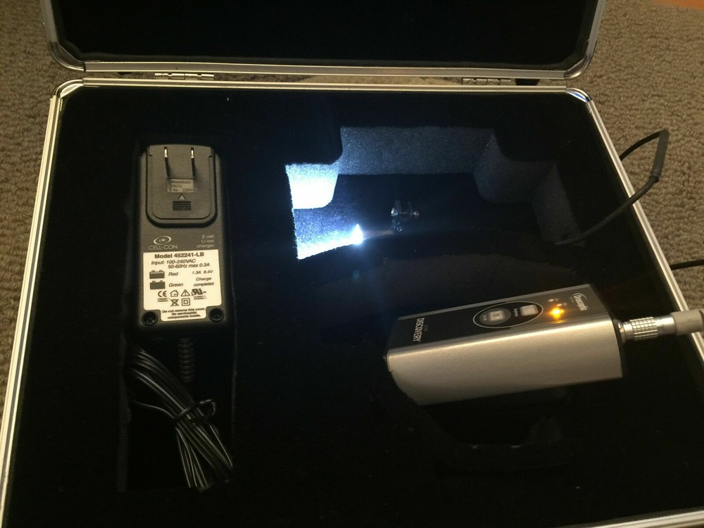 orascoptic Discovery light with good battery and protective case