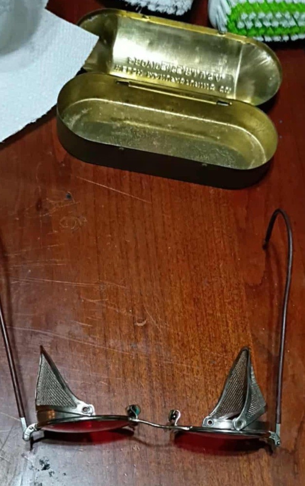 WWII Rochester Optical Red Lens Gunner Glasses with Case