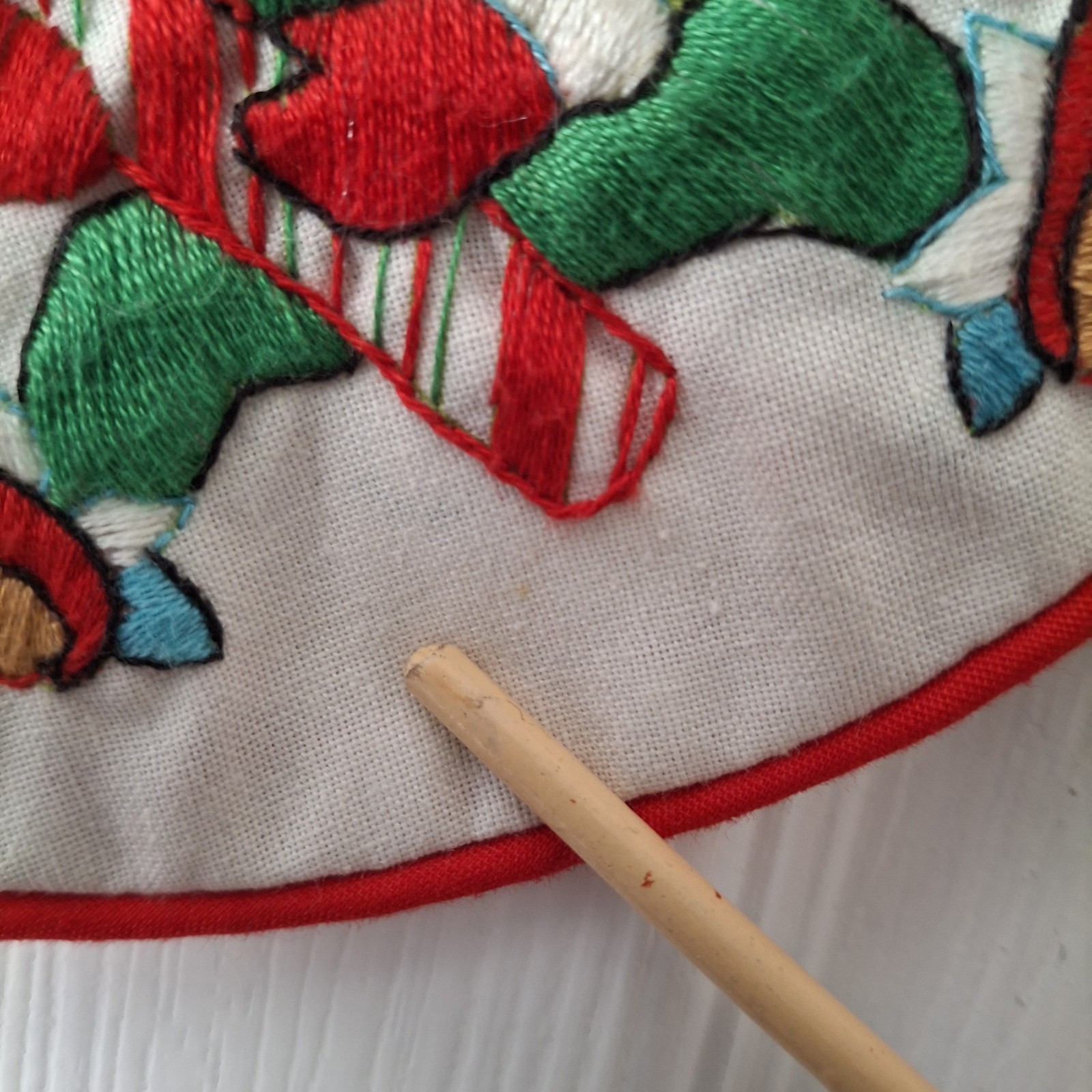 VTG 1980s Janlynn Steinmeyer Hand Embroidered Crewel Christmas Stocking Santa