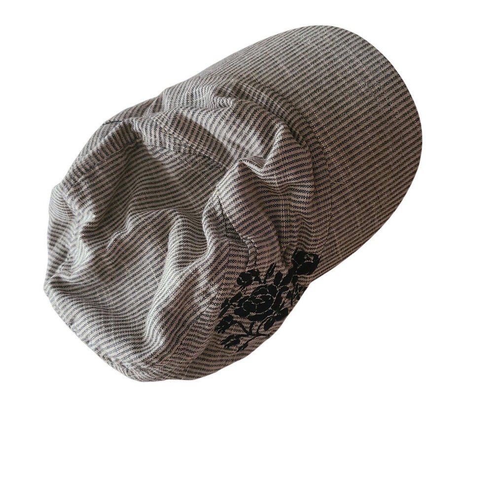 Women's hat one side fits all