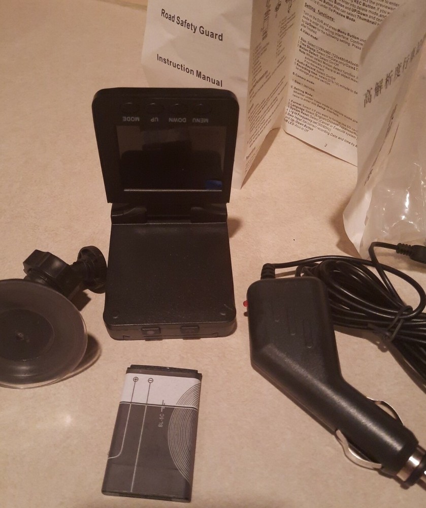 HD Dashcam Plus with Foldable Screen Car Charger Suction Cup