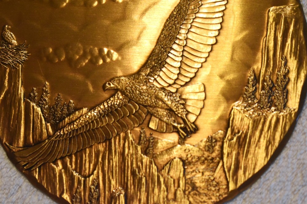 VINTAGE WENDELL AUGUST FORGE SOLID BRONZE SOARING EAGLE PLAQUE 3 1/2"