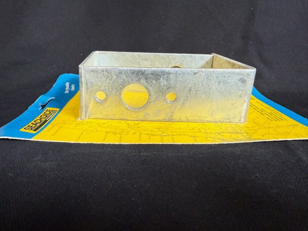 SEA CHOICE 51751 TRAILER LIGHT BRACKET