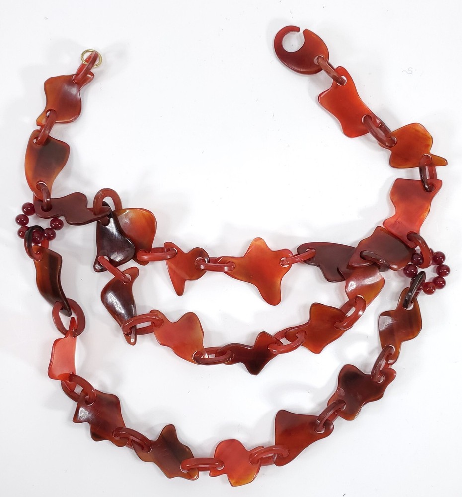 Mid Century Bakelite Necklace Amorphic Design