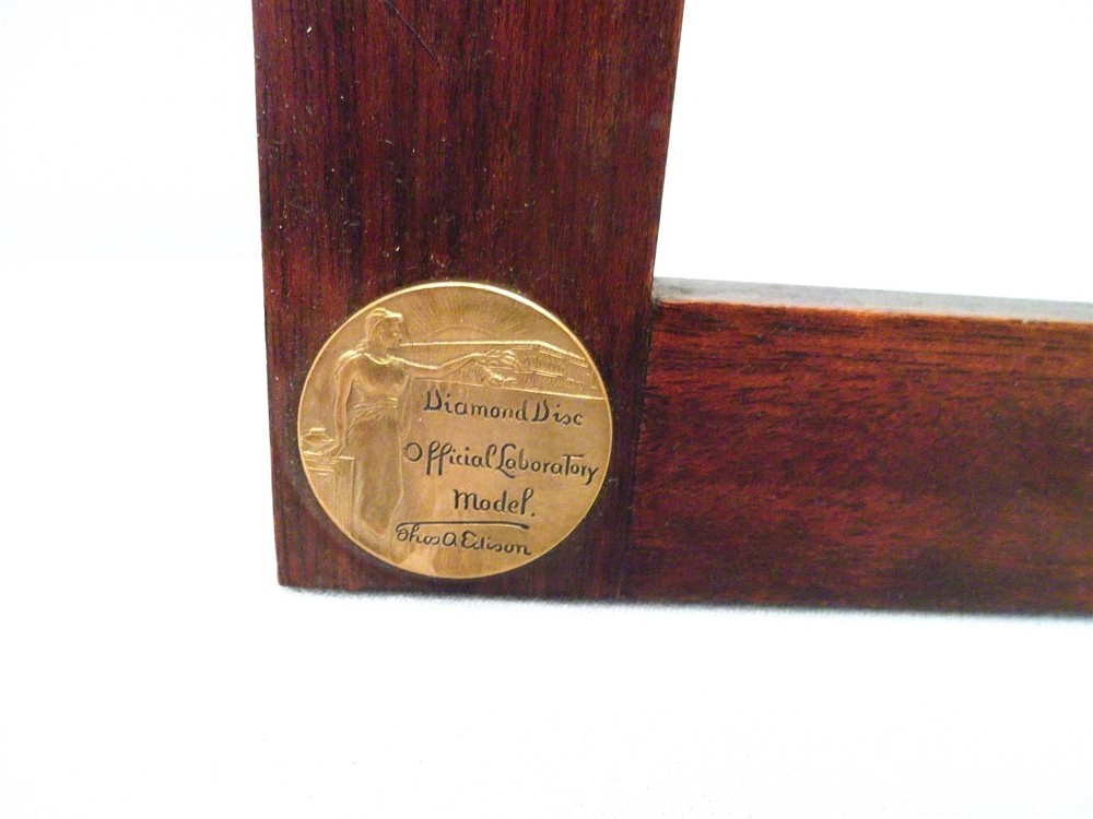 EDISON C-19 CHIPPENDALE DIAMOND DISK PHONOGRAPH TURNTABLE SIDE EDGE COVER