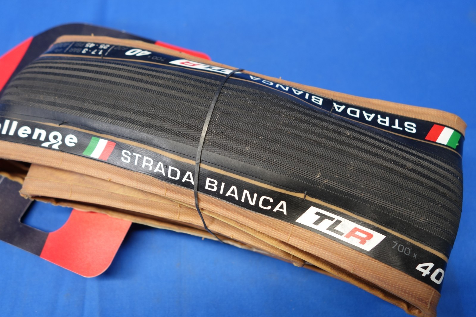 New Challenge Strada Bianca TLR 700 x 40c Gravel, Touring Bike Tire -Black/Brown