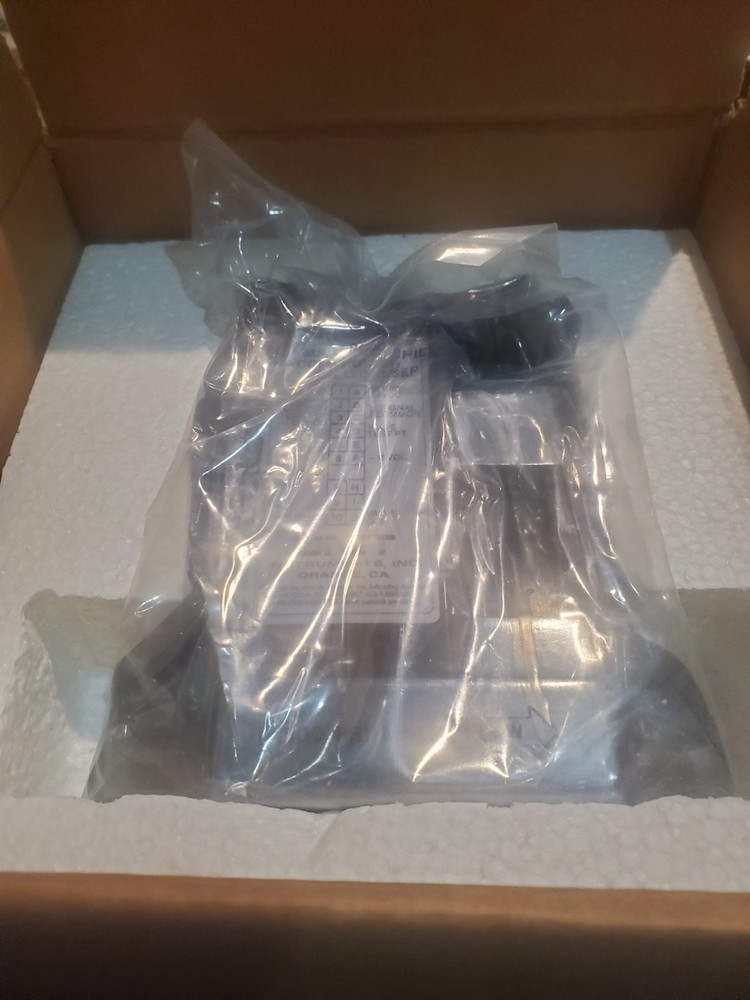 UFC-1020A Unit Instruments  High Perf. Mass Flow Controller  5 SLM  1%PH3 / N2