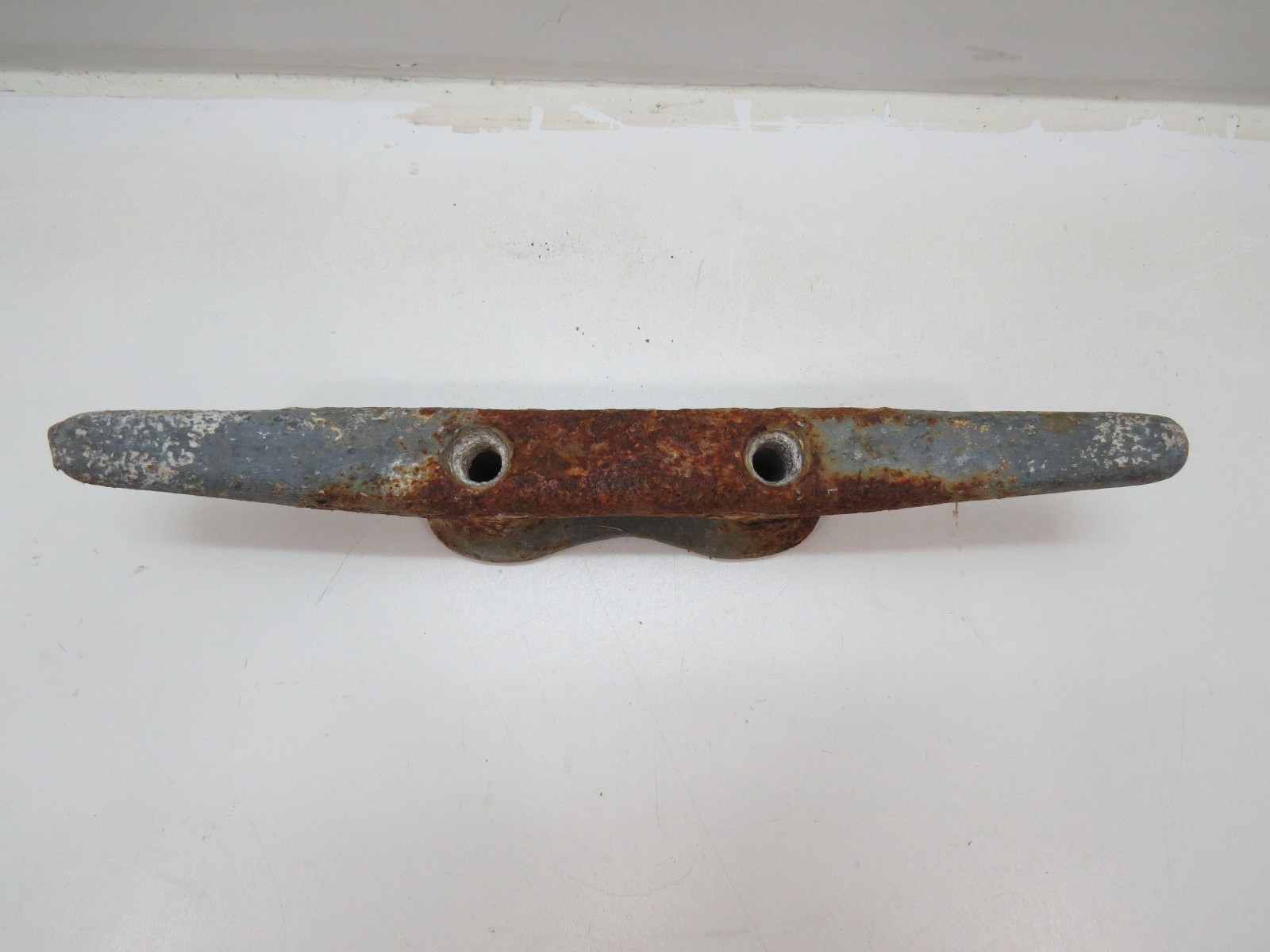 Used RUSTY 12 inch Cast Iron Boat Dock Cleat (D3C973C)