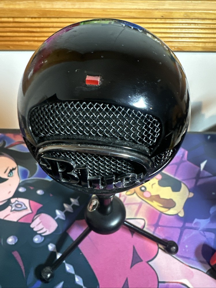 Yeti Snowball Black Microphone &  Adjustable Tripod