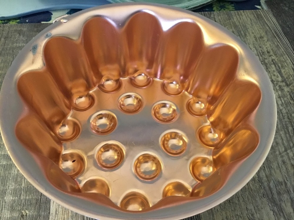 Vintage COPPER Decorative 4 Cup Deep Mold