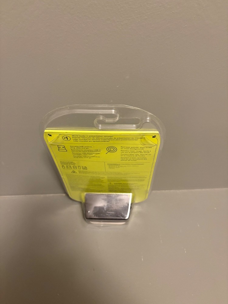 Logitech R400 Laser Presentation Remote - Black - NEW