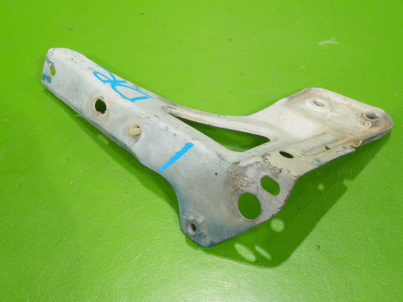 92-95 Civic hatch OEM passenger right fender bumper mount bracket support stay