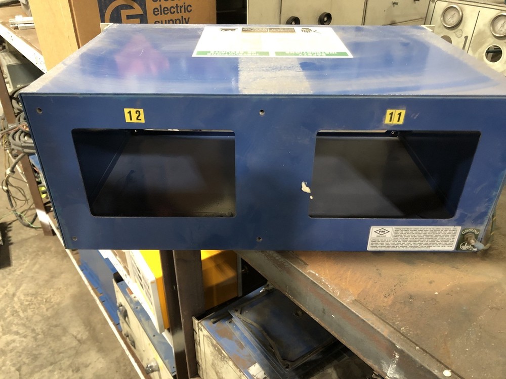 Nordson Versa Spray Rack Mount 2-Gun Enclosure