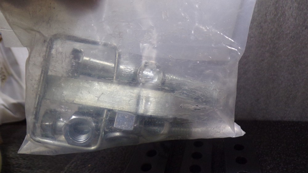 Equal-i-zer Sway Control Bracket, 95-01-5600(G)