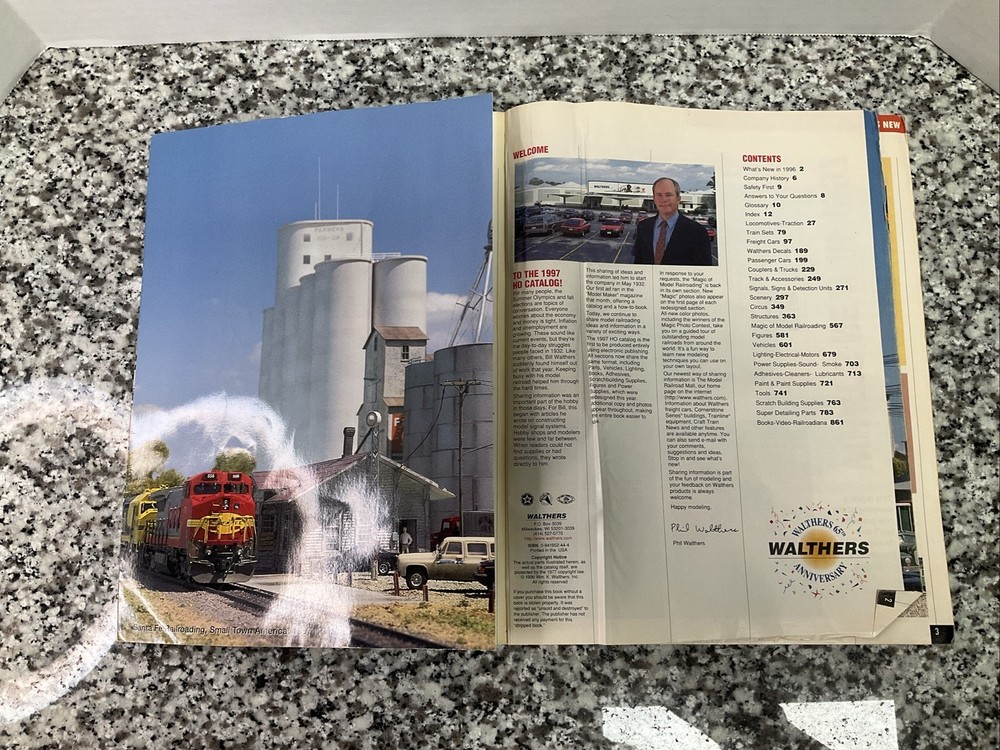 Walthers 1997 Ho Scale Model Railroad Catalog & Reference, 896 Page