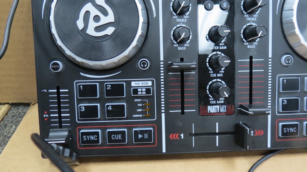 NUMARK PARTY MIX DJ CONTROLLER WITH BUILT-IN LIGHT SHOW