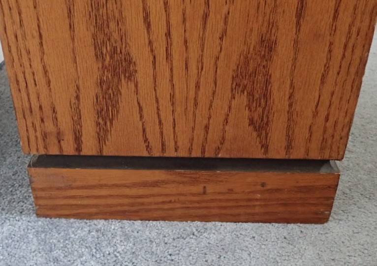 Single Klipsch Quartet Speaker Base in Good Condition