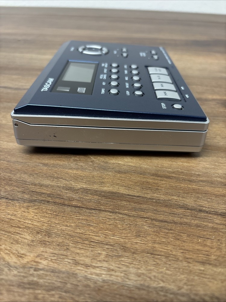TASCAM CD-VT2 Vocal CD Trainer - Blue
