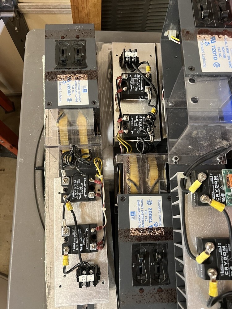 Strand Lighting DE90 Lighting Dimmer Module Theater Controls 120v.