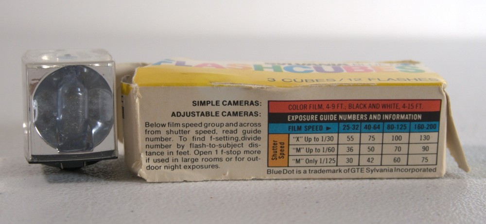 Vintage Sylvania Blue Dot Flashcubes 4 Flash Cubes