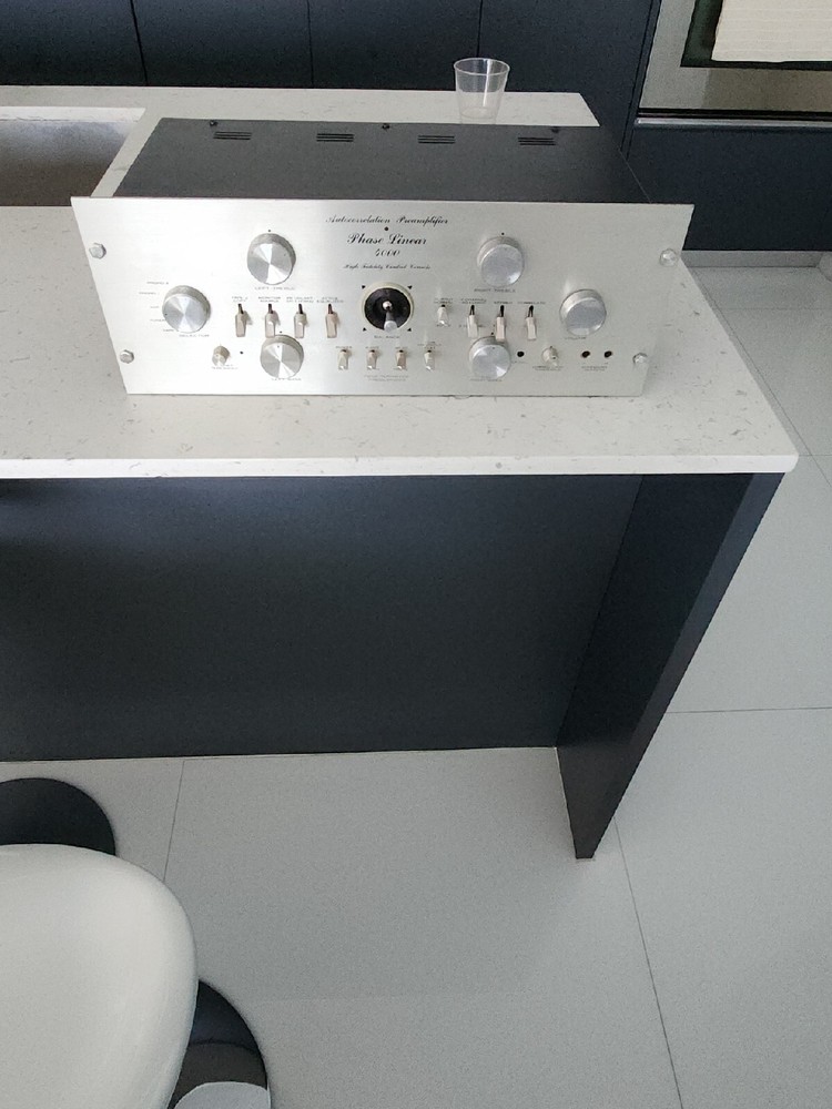 Phase Linear 4000 Preamplifier. Working
