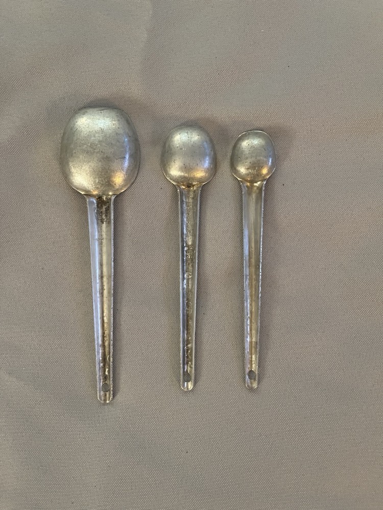 Vintage Foley measuring spoons