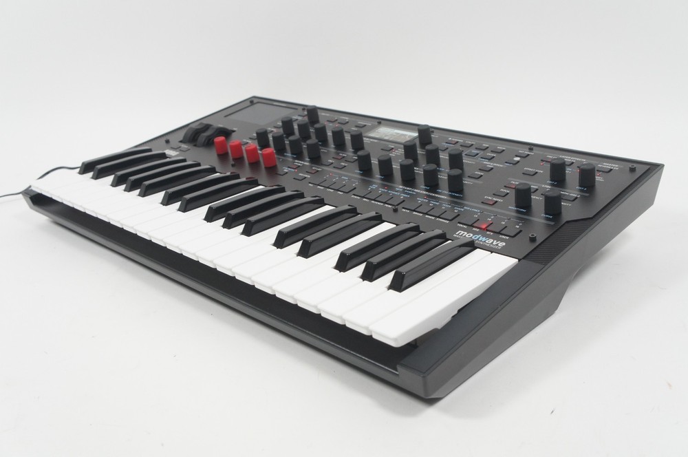KORG modwave Wavetable Synthesizer Keyborad MINT w/ 100-240V PSU